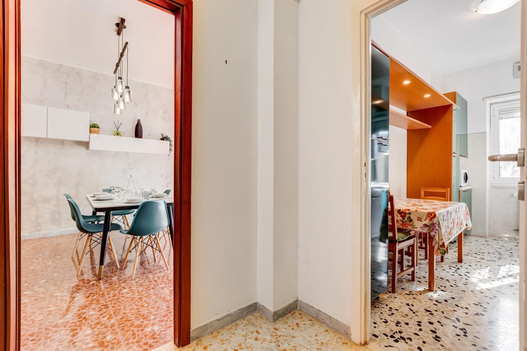 Large With Swimming Pool And Tennis Court Near The Station Appartamento