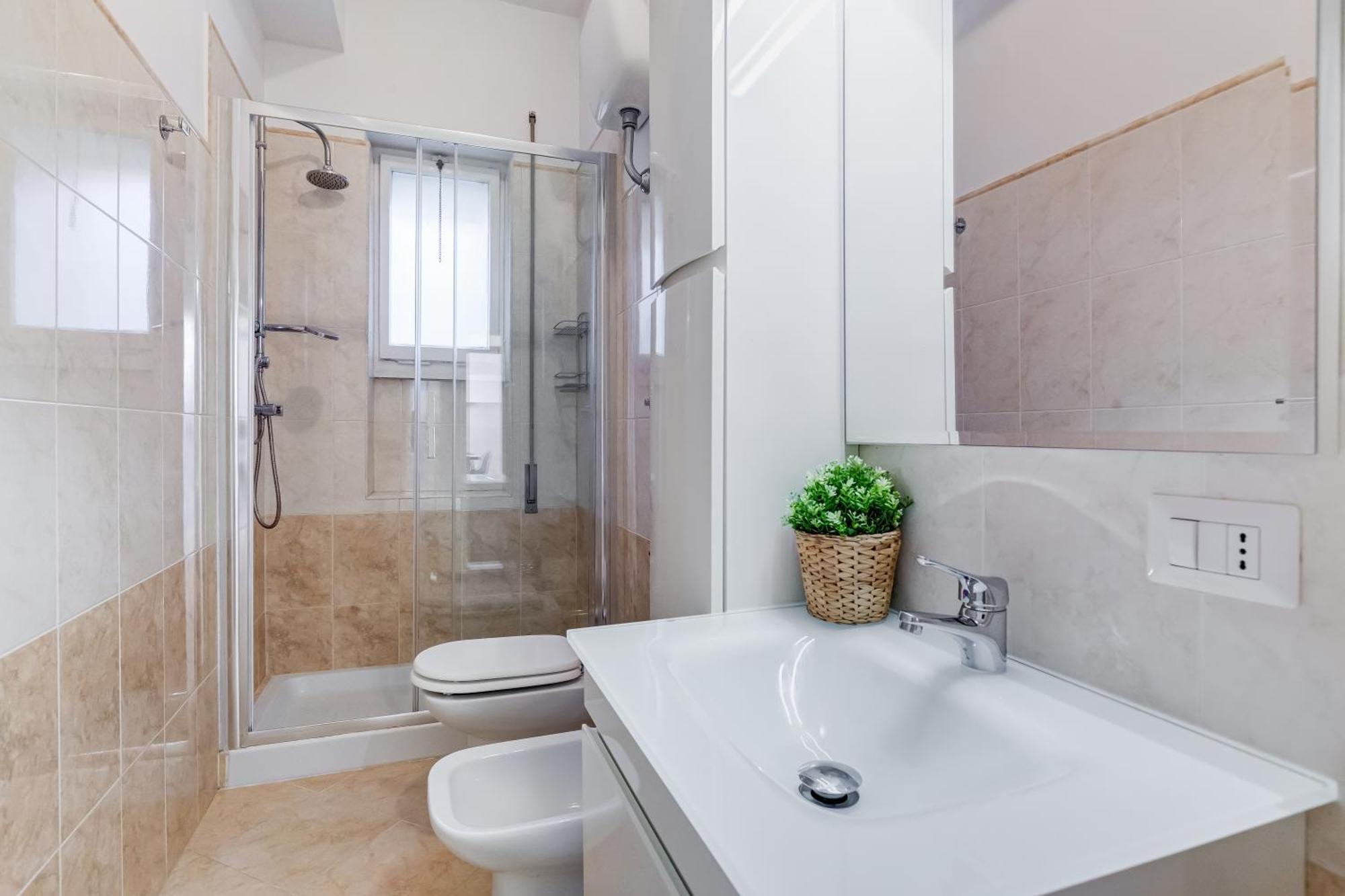 Large With Swimming Pool And Tennis Court Near The Station Appartamento *