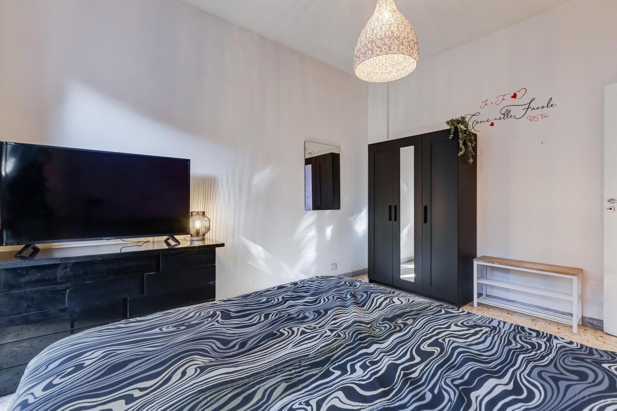 Appartamento Large With Swimming Pool And Tennis Court Near The Station Roma